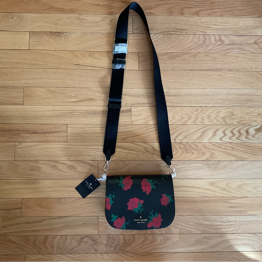 🌹🌹New - Kate Spade Madison rose toss printed saddle bag
